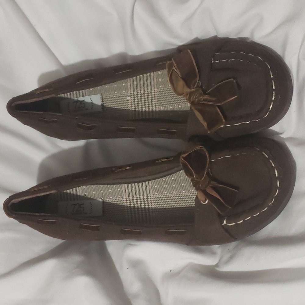 Brown Wedges with Bows